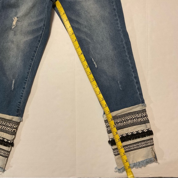 Chelsea & Violet Women’s Jeans Blue Wash Distressed - Picture 4 of 12